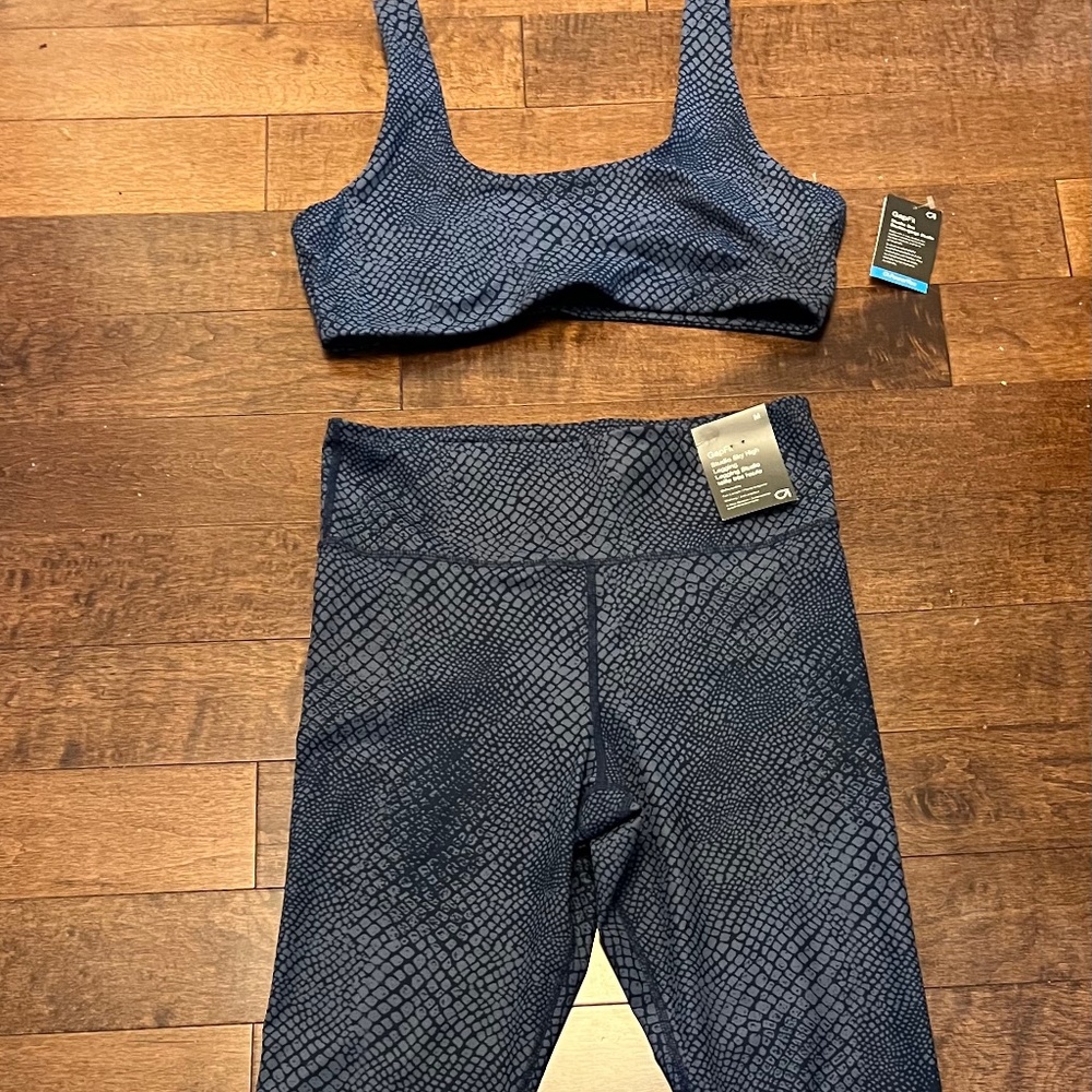 Gap leggings and sports bra